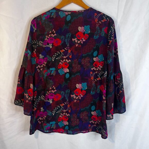 Violet & Claire Dark Floral Bell Sleeve Tie Neck Boho Peasant Blouse Size Medium - Picture 2 of 9